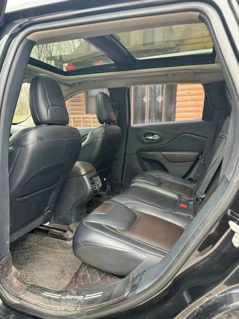 邢台17年Jeep自由光7