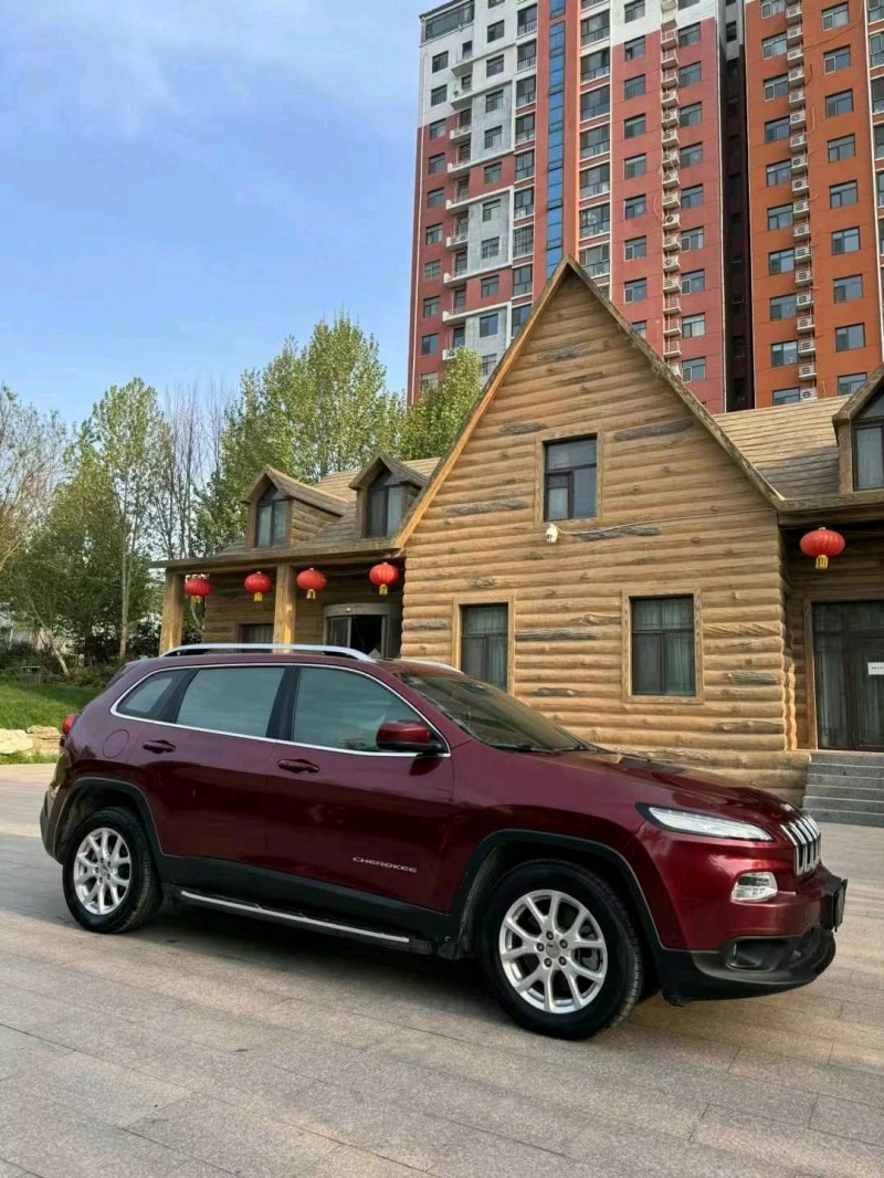 邢台16年Jeep自由光3