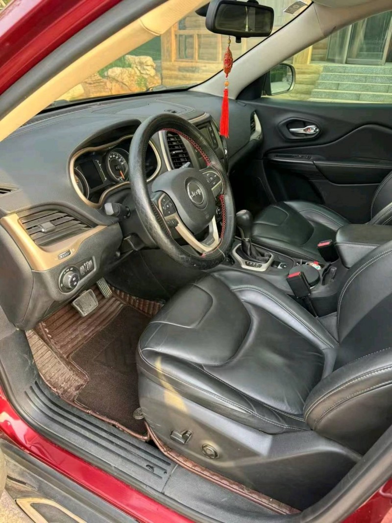 邢台16年Jeep自由光4