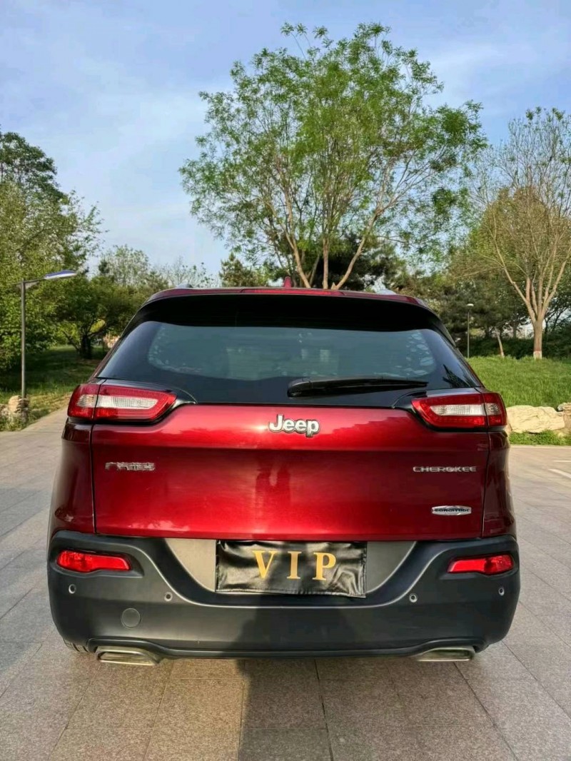 邢台16年Jeep自由光9