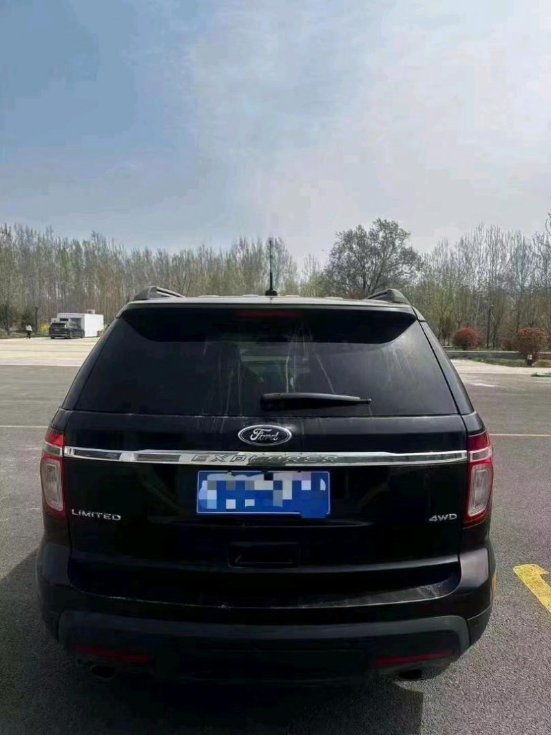 聊城15年福特探险者9