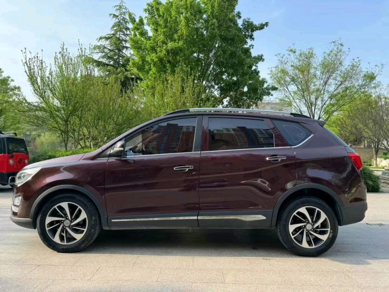 邢臺17年寶駿5608