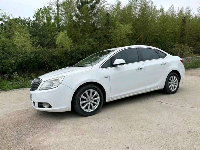 青岛14年别克英朗2