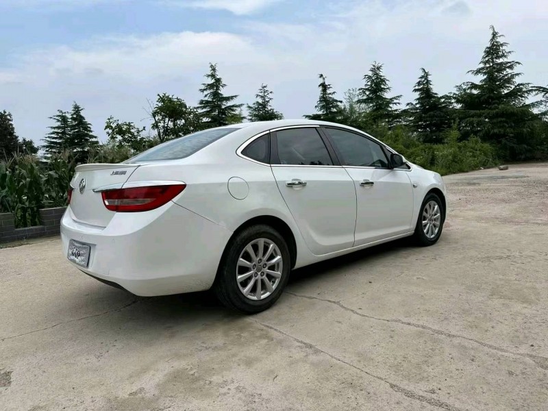 青岛14年别克英朗6