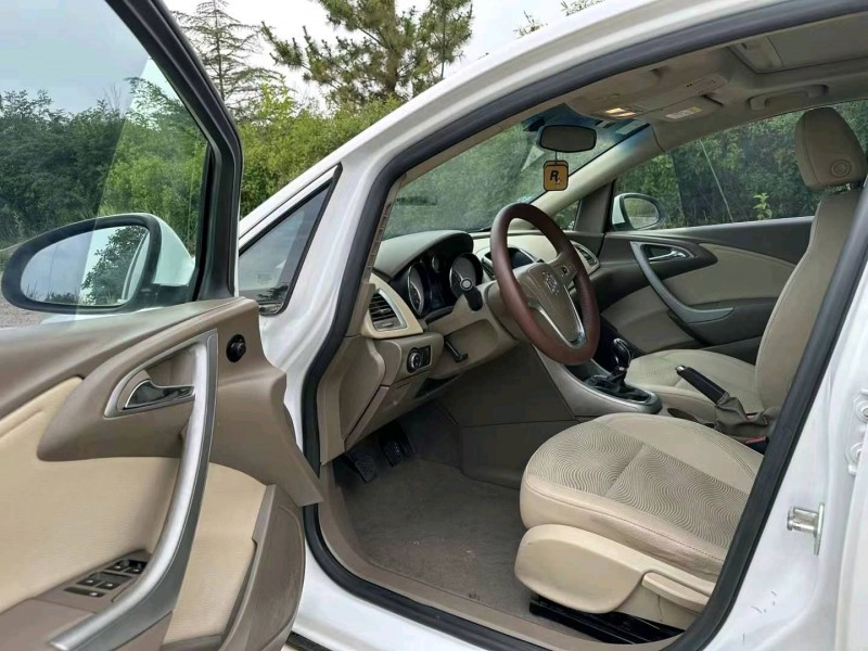 青岛14年别克英朗7