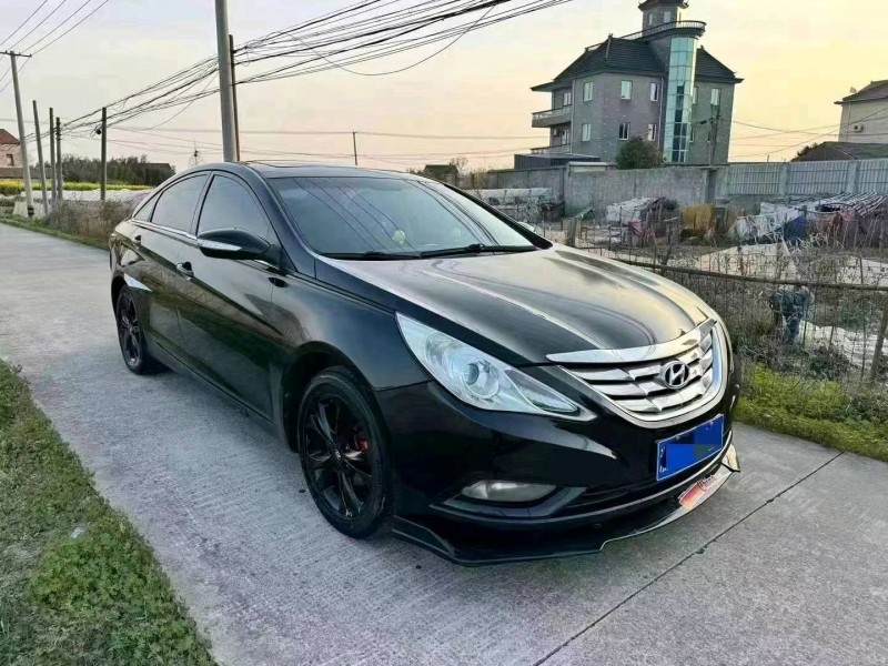 臺州13年現代索納塔八3