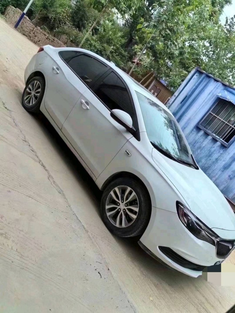 菏泽19年别克英朗2