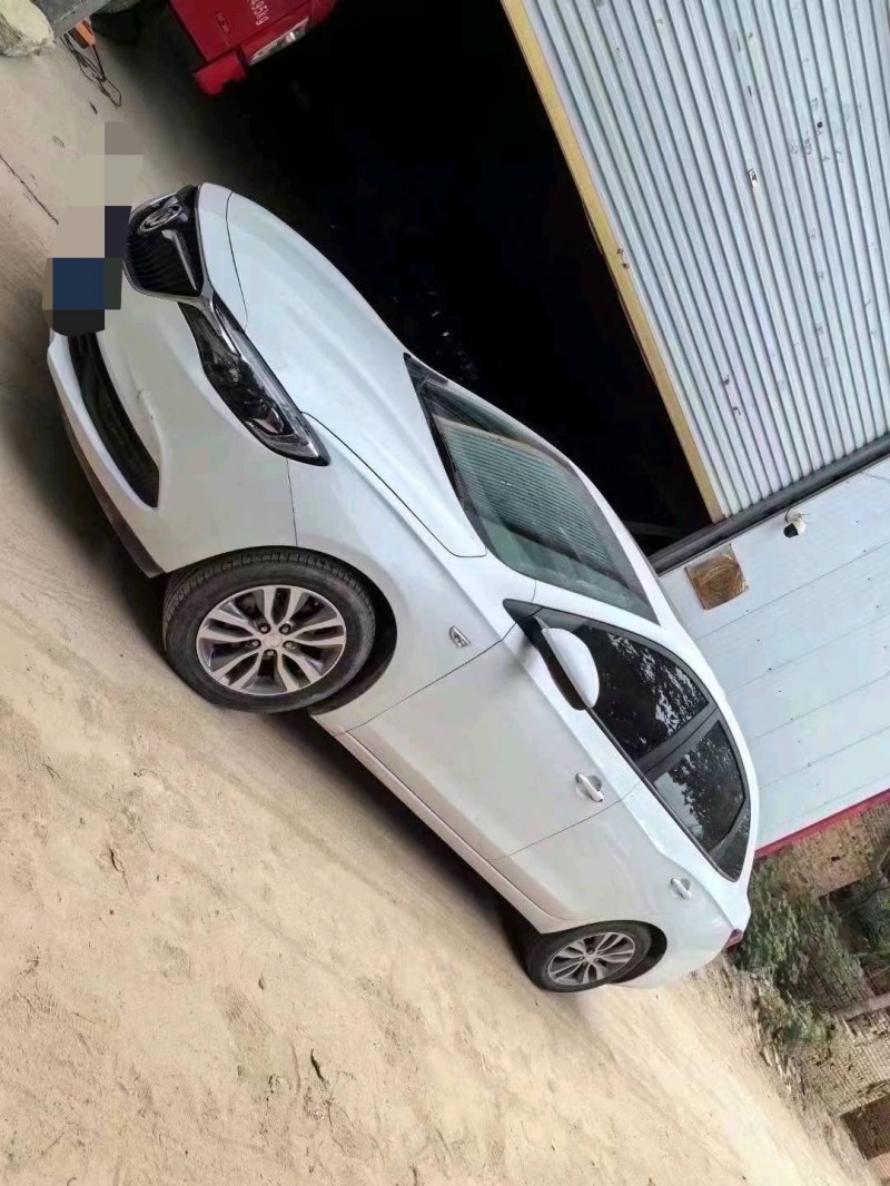 菏泽19年别克英朗6