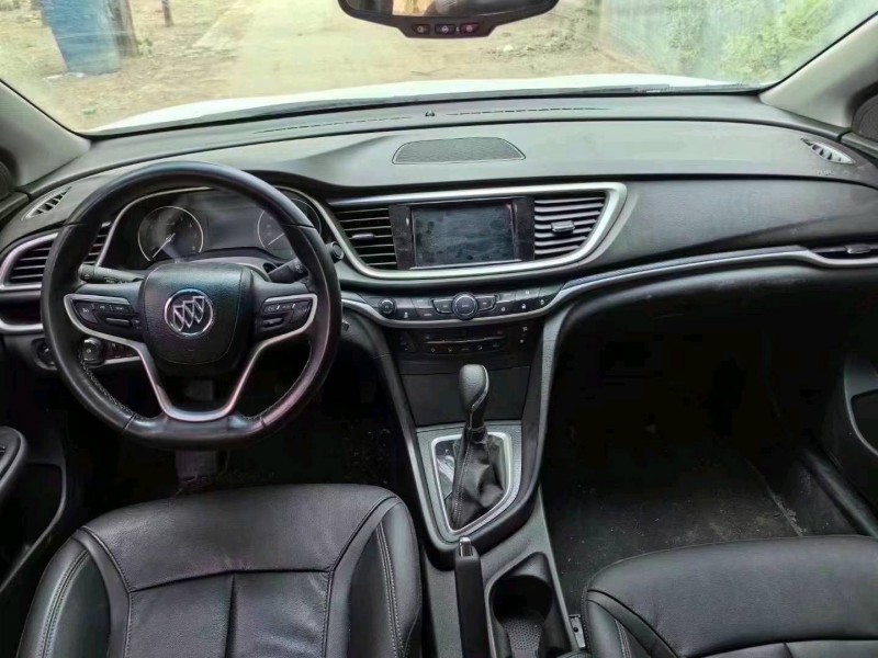 菏泽19年别克英朗8