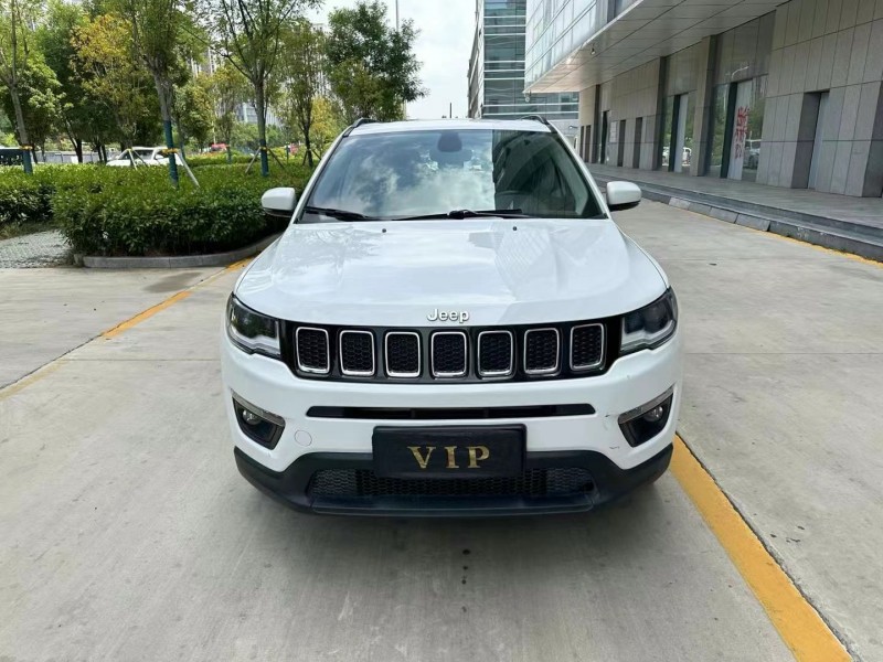 济宁18年Jeep指南者1