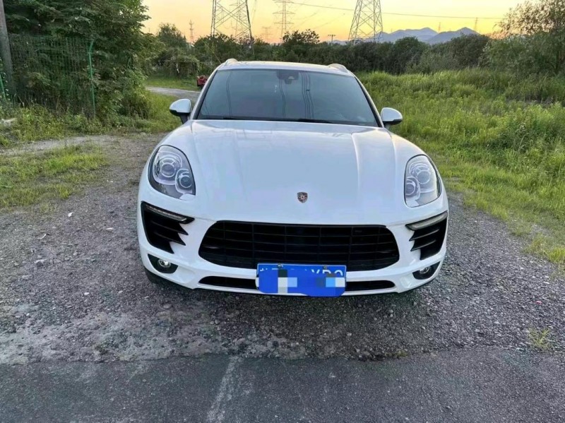 紹興17年保時捷Macan1