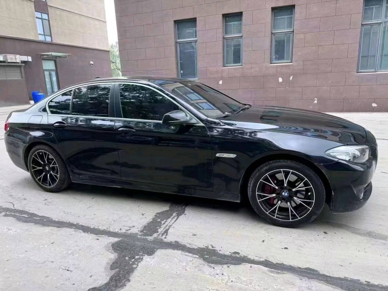 保定11年宝马5系8