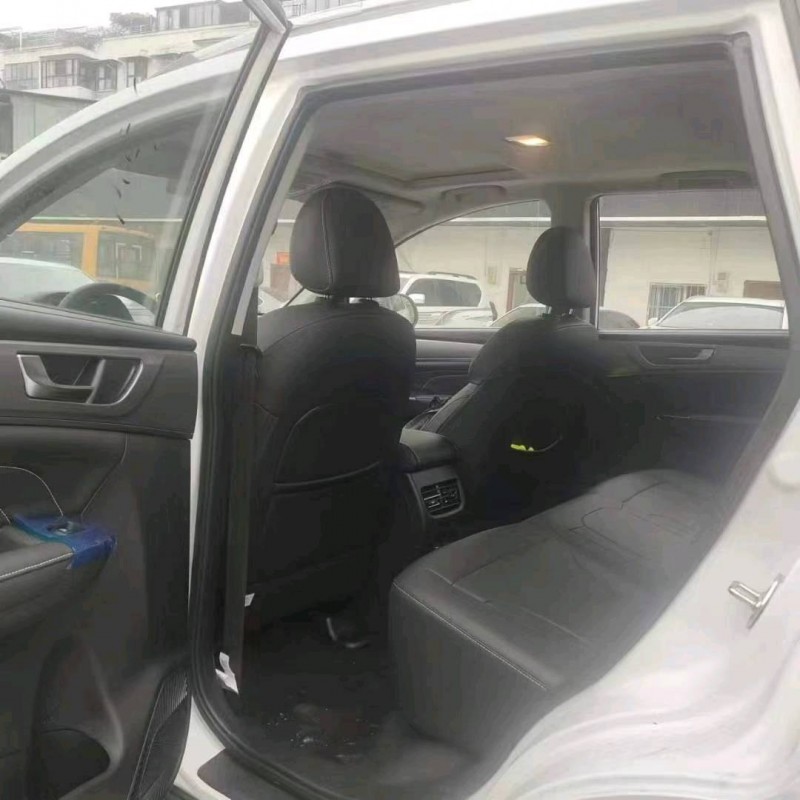 成都23年哈弗M64