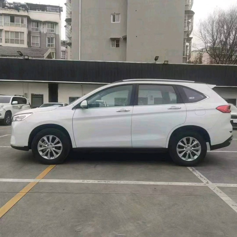 成都23年哈弗M67