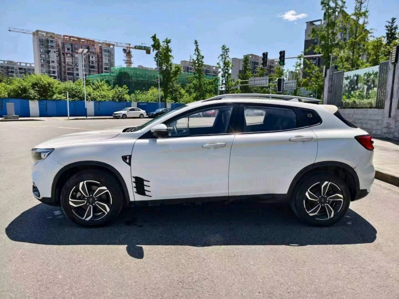 成都18年陆风逍遥7