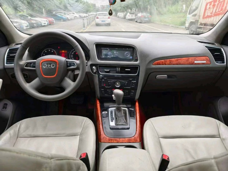 成都12年奥迪Q54