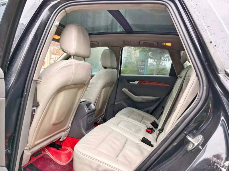 成都12年奥迪Q55