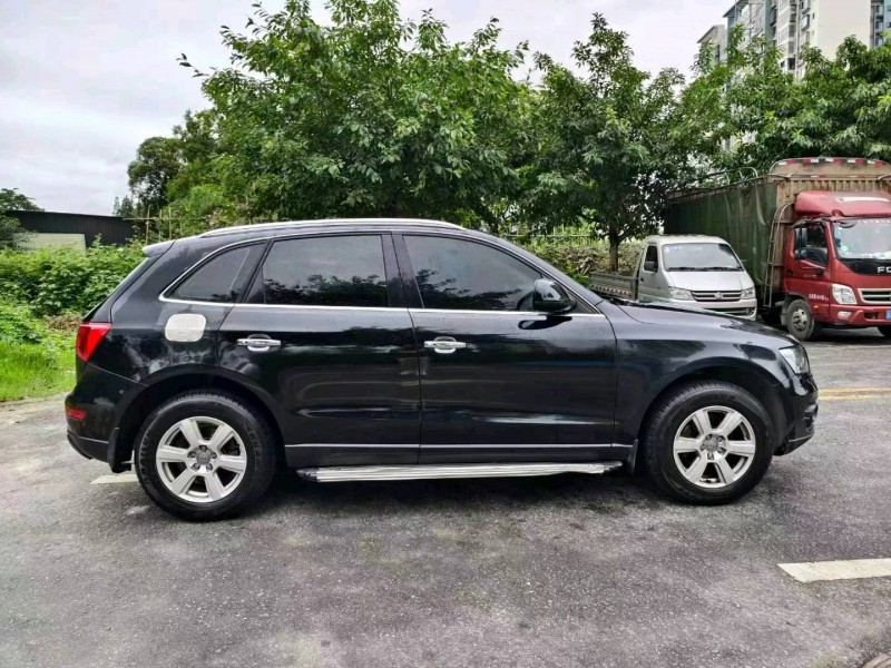 成都12年奥迪Q58