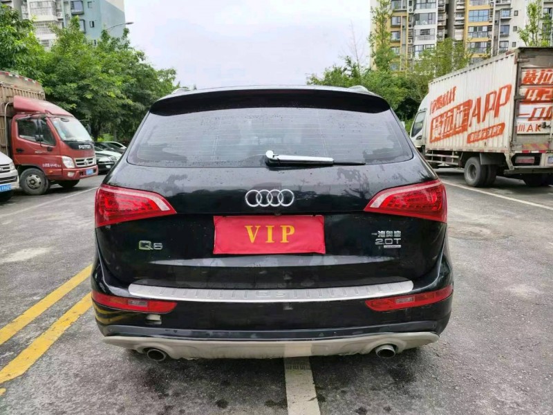 成都12年奥迪Q59