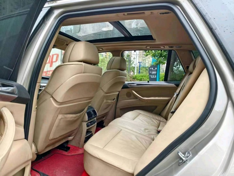 成都12年宝马X54