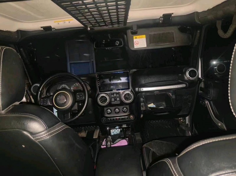 青岛18年Jeep牧马人4