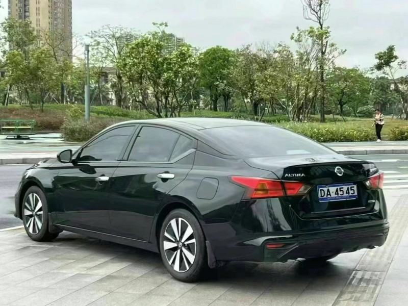 东莞22年日产天籁4
