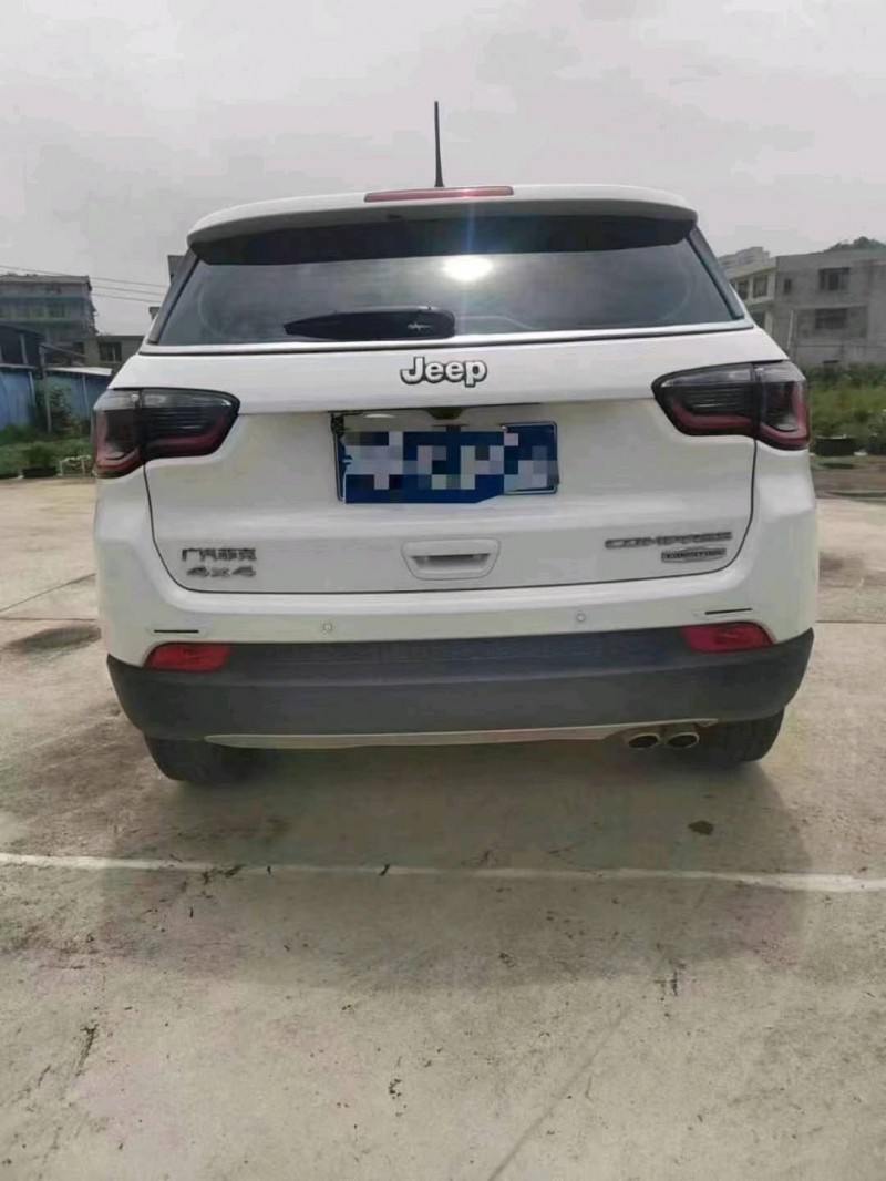 貴陽19年Jeep指南者9