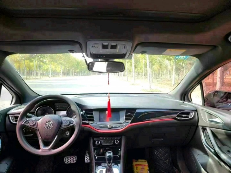 聊城17年别克威朗4