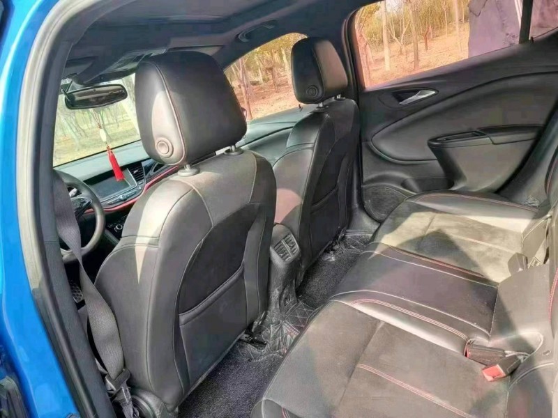 聊城17年别克威朗5