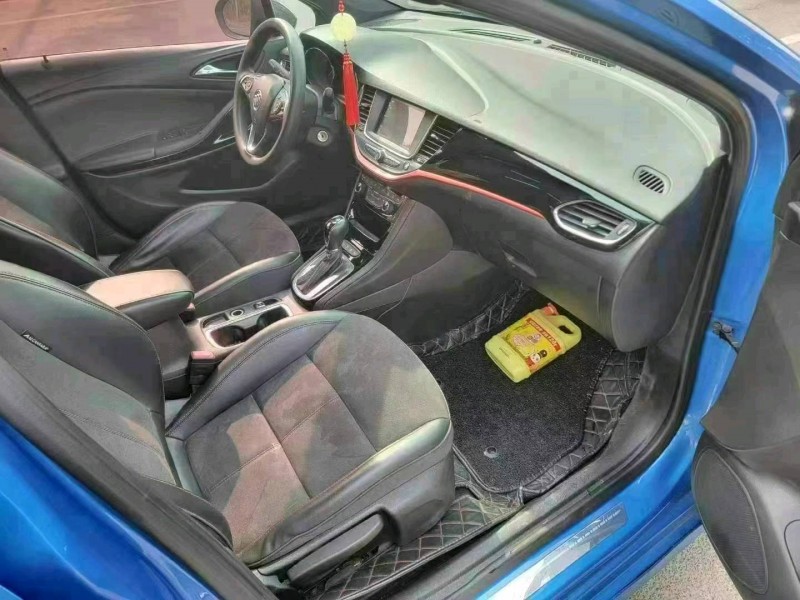 聊城17年别克威朗6