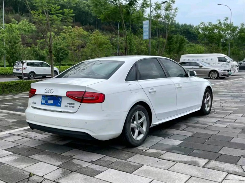 重庆14年奥迪A4L8