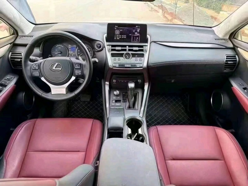 昆明21年雷克薩斯NX8