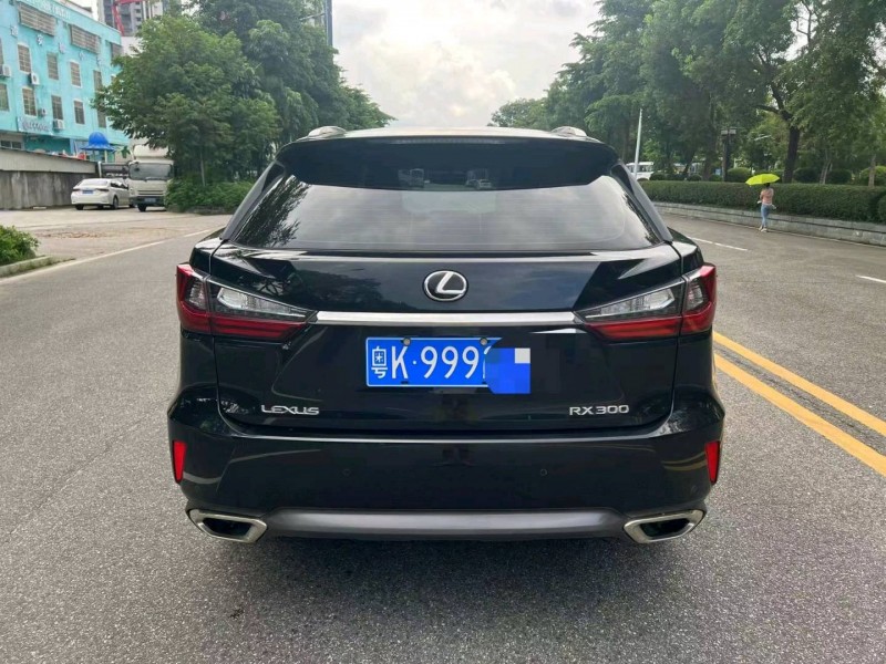 深圳19年雷克萨斯RX8