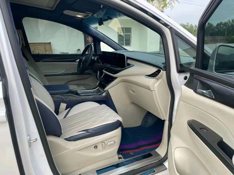 徐州21年别克GL84