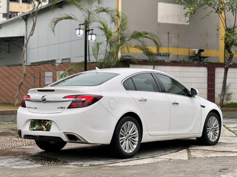 东莞17年别克君威8