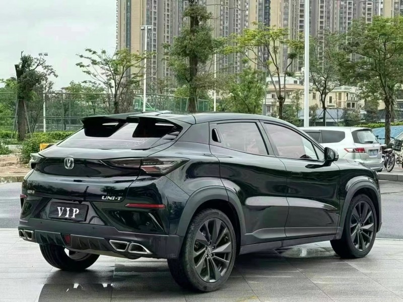 东莞16年长安汽车UNI-T5