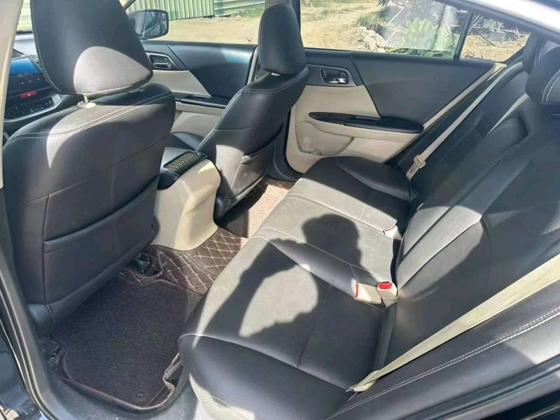 佛山15年本田雅阁6