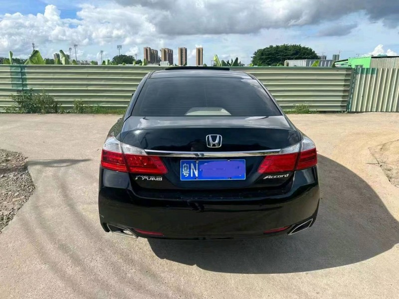 佛山15年本田雅阁9