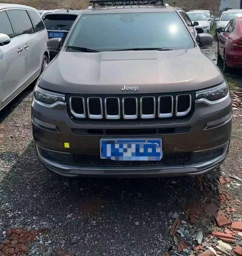 東營18年Jeep指揮官1