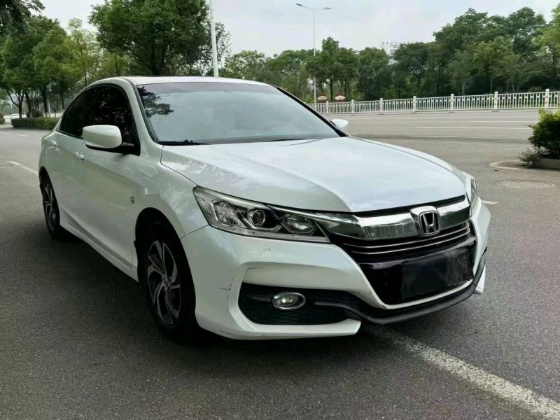 益阳17年本田雅阁3