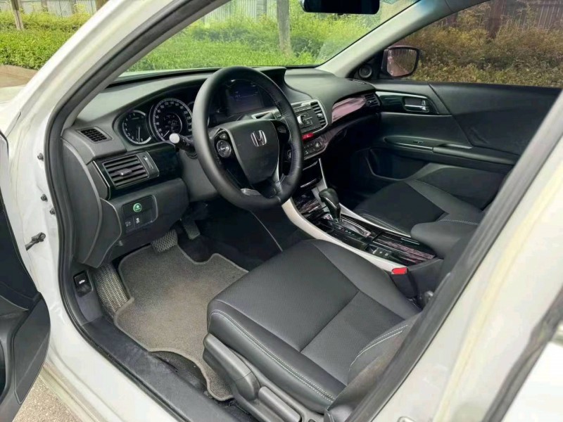 益阳17年本田雅阁7