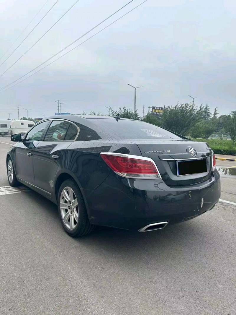 东营11年别克君越3