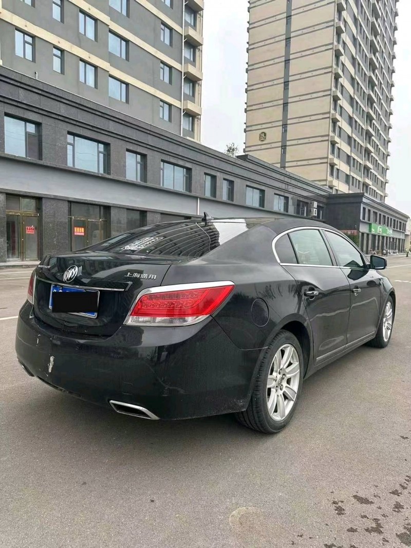 东营11年别克君越7