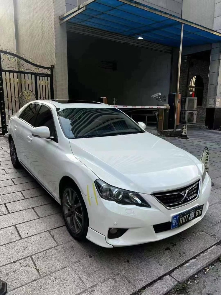 深圳12年丰田锐志3