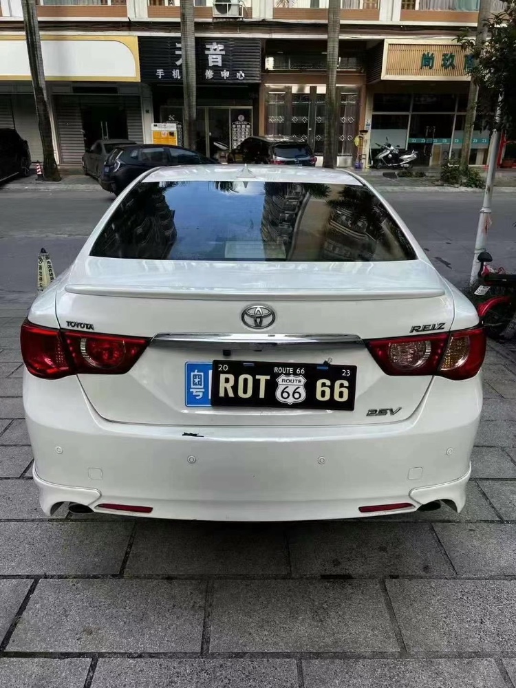 深圳12年丰田锐志5