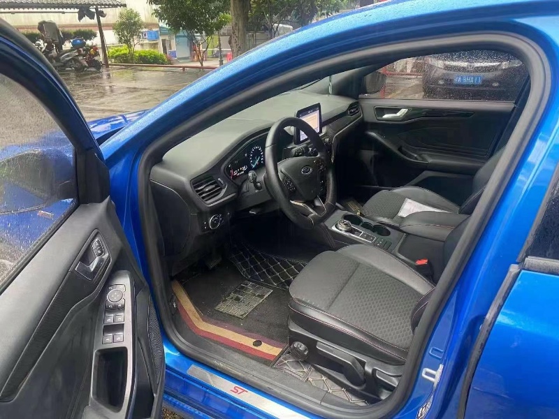 深圳20年福特福克斯4