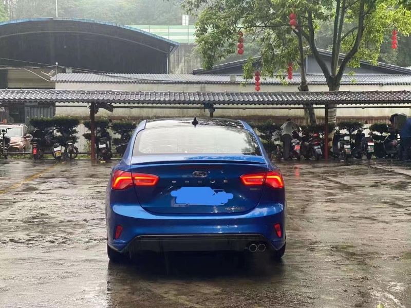 深圳20年福特福克斯8