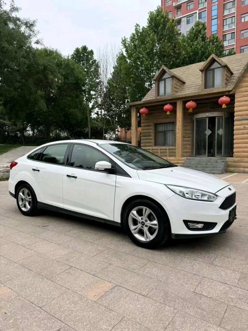 邢台16年福特福克斯3