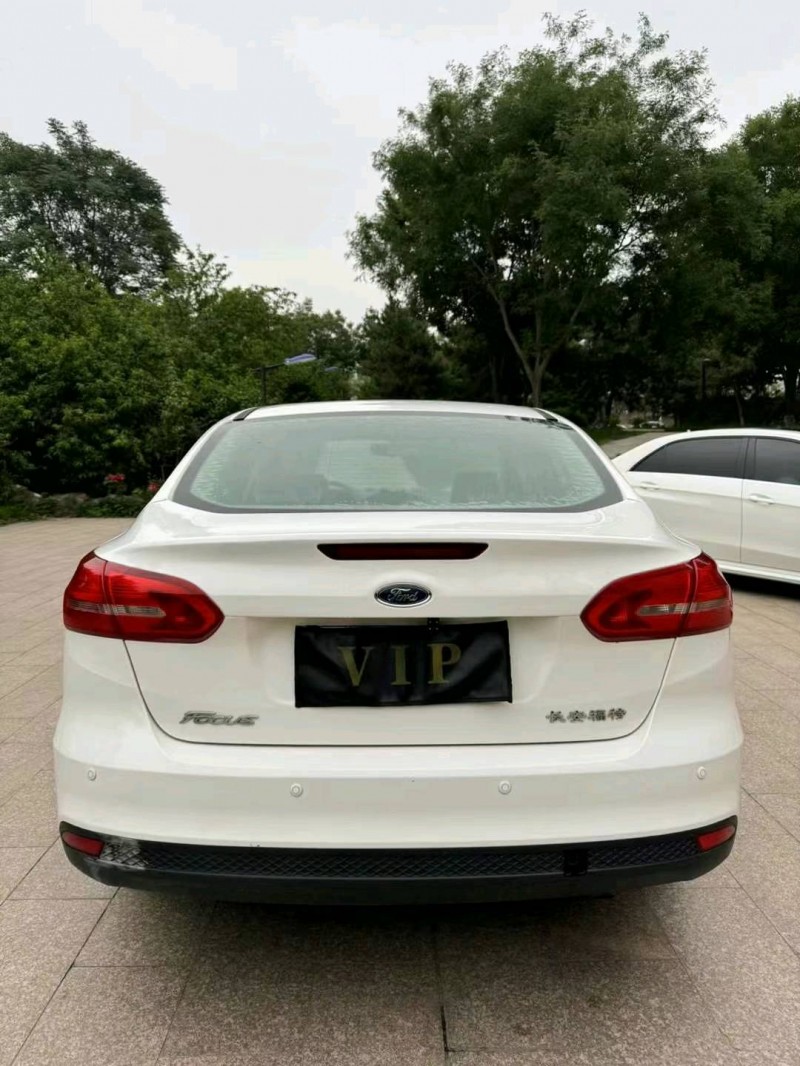 邢台16年福特福克斯5