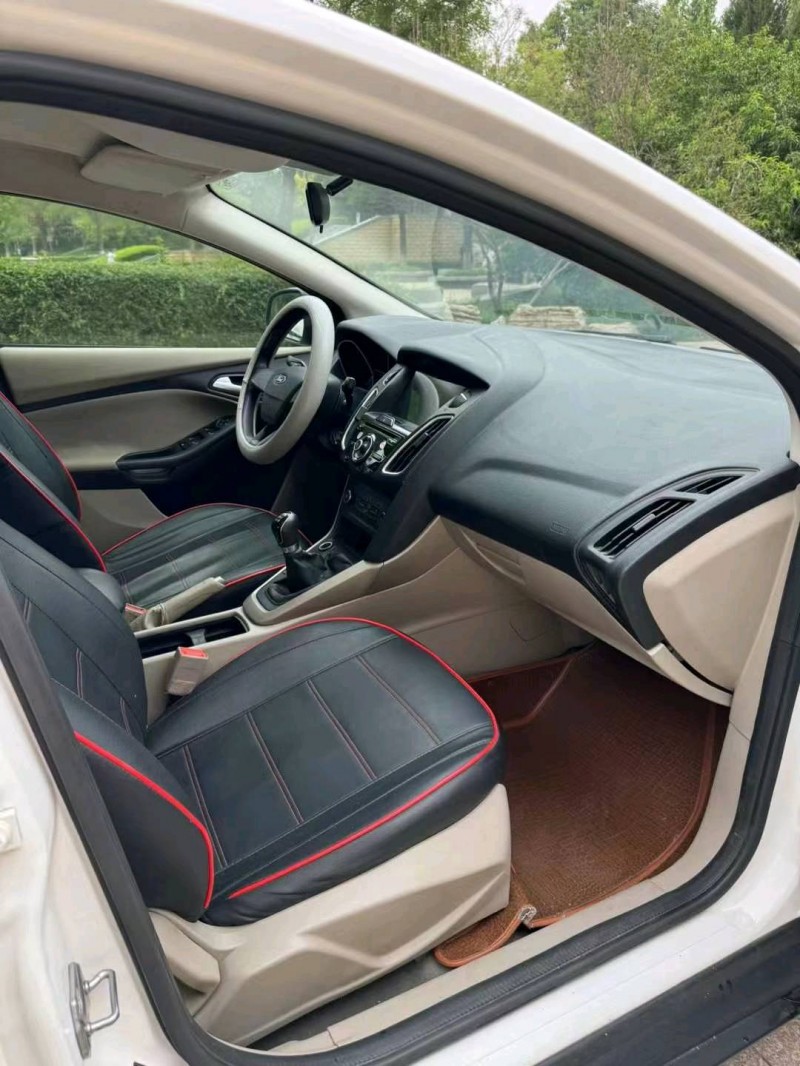 邢台16年福特福克斯8